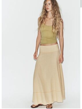 Zara NWT STRUCTURED LONG SKIRT 0881/402